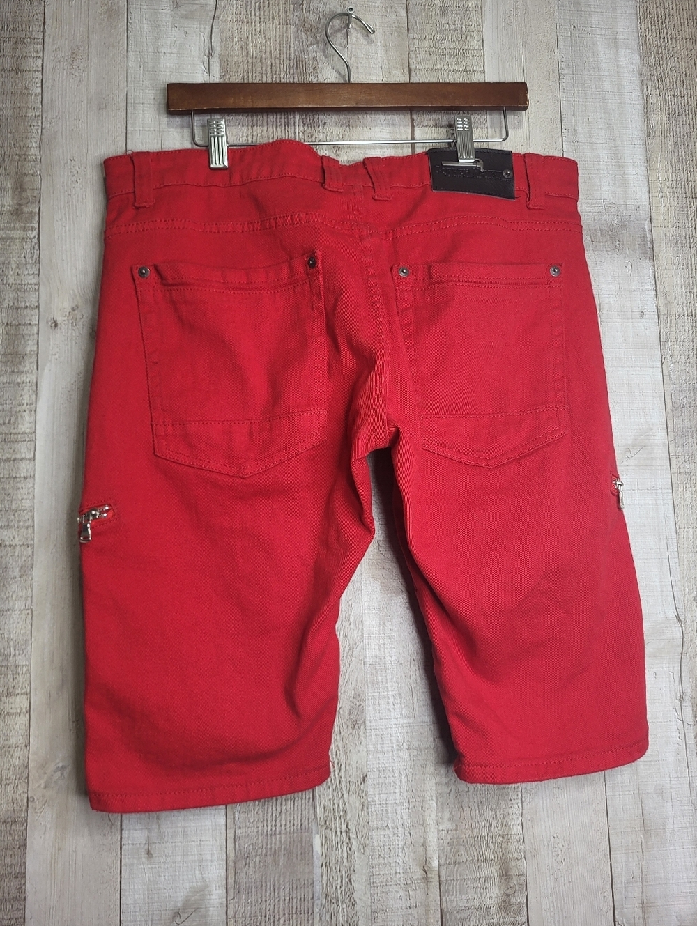 Copper Rivet Men's Distressed Red Zipper Detail Shorts. Size 36. - Picture 5 of 11